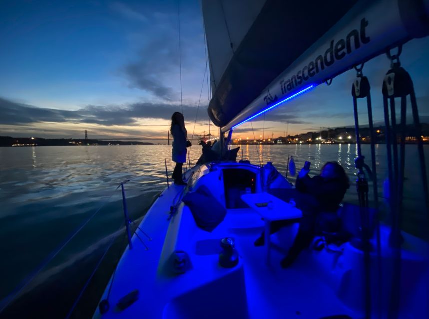 Lisbon: Sailboat Tour w/ Local Guide and Open Bar Green Wine - Discover the Monument of the Discoveries and Belém Tower from the Tagus