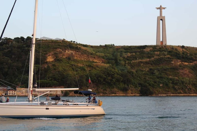 Lisbon: Sailing Boat Tour with Drinks - Getting to BLUE SKIPPER Café, then out to the Doca Espanhol