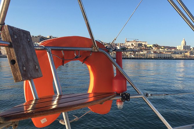 Lisbon Sailing Day Cruise with wine & snacks - Wine and snacks: what’s included, and how to get the most out of it