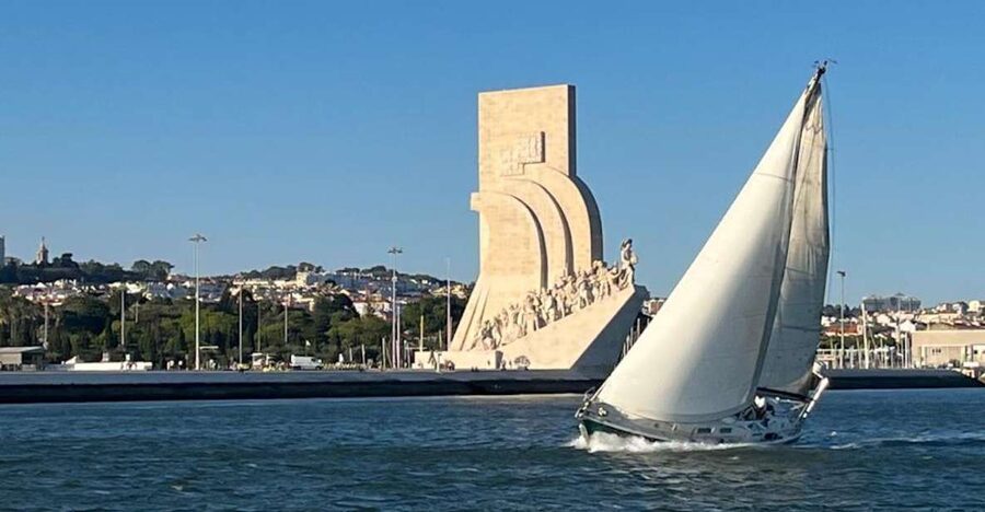 Lisbon Sailing Experience: Tagus River Tour - Entering the route: Tagus River sailing under the 25 de Abril Bridge