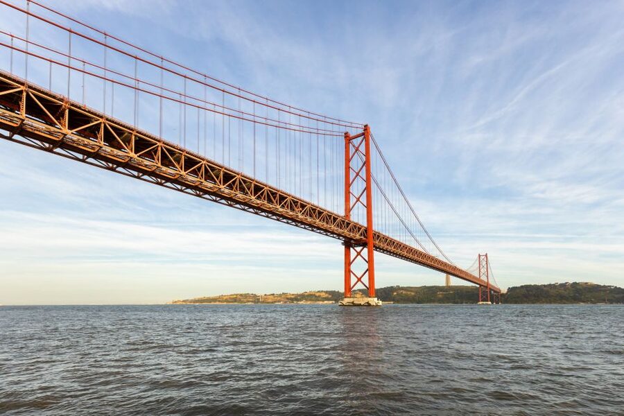 Lisbon: Sailing Tour on the Tagus River - Getting to Doca do Bom Sucesso, and what boarding is like