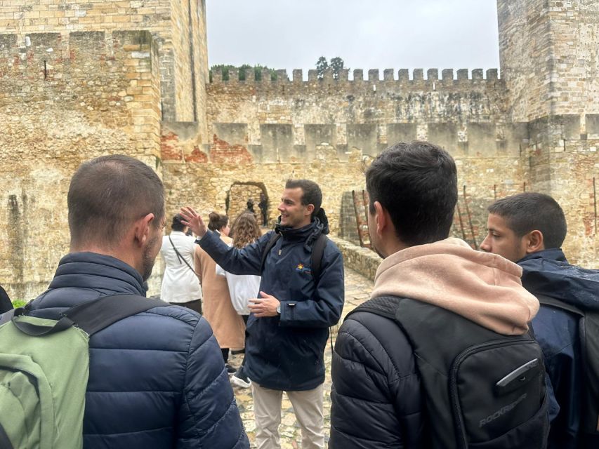 Lisbon: Saint George's Castle Entry Ticket and Guided Visit - Quinta Regaleira and the Initiation Well: double-check before you expect extra stops