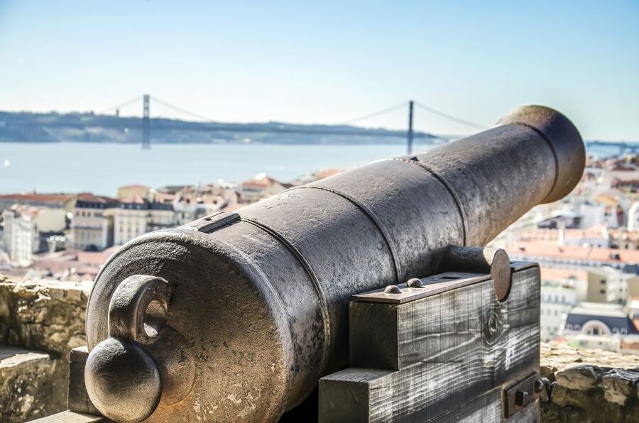 Lisbon: Sao Jorge Castle Skip-the-Line Ticket with Guide - Walking the Walls for Tagus Views That Feel Earned
