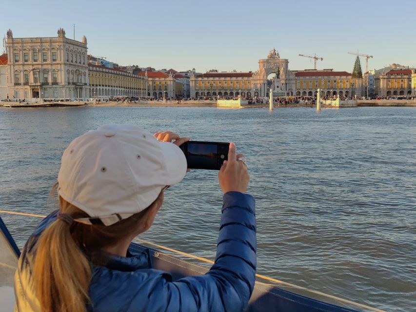 Lisbon: Scenic Day & Sunset Boat Tour with a Drink - Starting at HYPAFAMILY and Getting Oriented Near the Water