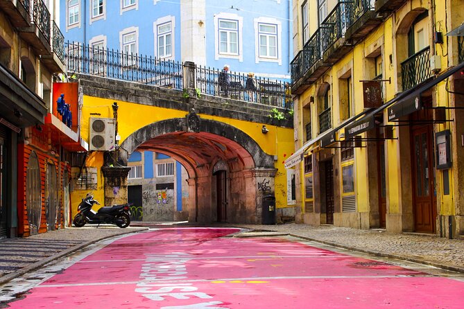 Lisbon Secrets of the Freemasons: Exploration Game and Tour - Rua Áurea banks and old warehouses (Lions, Grandella, and Montepio)