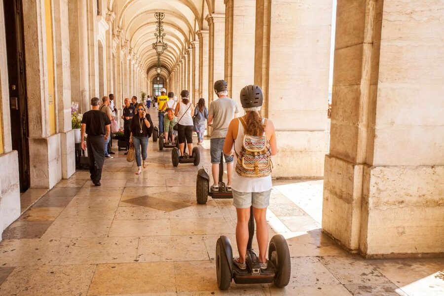 Lisbon: Segway Medieval Tour of Alfama and Mouraria - Feira da Ladra on select days: when the medieval tour gets local noise