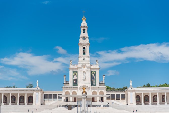 Lisbon: Shrine of Fátima Half Day Tour - The coach ride from Lisbon: air-conditioned comfort, small group size, and no bathroom