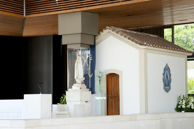 Lisbon: Shrine of Fátima Half Day Tour - Your guide and the multi-language pacing tradeoff (Felipa and Adrianna as examples)