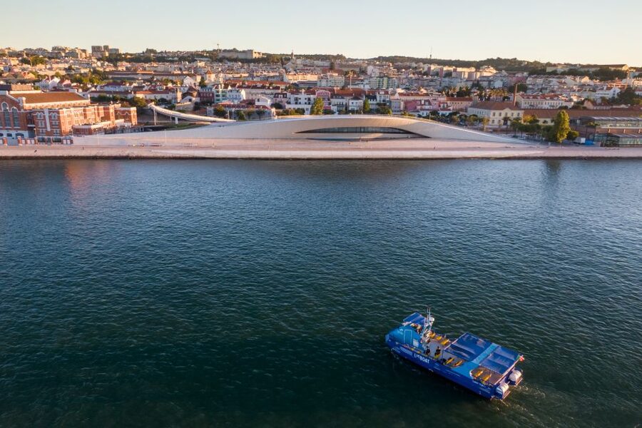 Lisbon: Sightseeing Boat Tour with Hop-On Hop-Off Option - Key Things To Know Before You Go