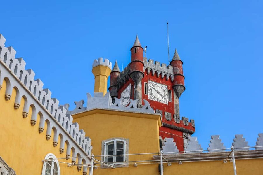 Lisbon: Sintra, Coast and Wine Small-Group Day Tour - The Cascais stop: seaside charm with just enough time