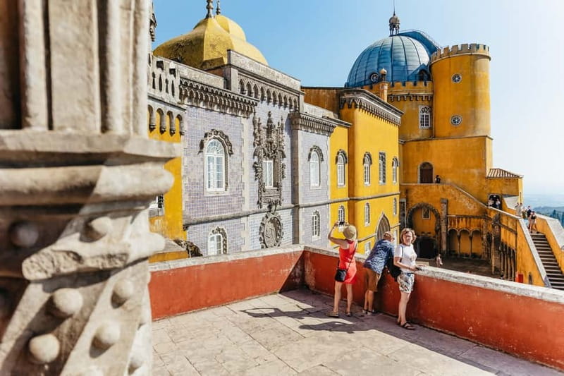 Lisbon: Sintra, Pena, Cabo da Roca, Cascais Tour with Pickup - Historic Sintra Center Plus Medieval Streets: What 1 Hour Feels Like