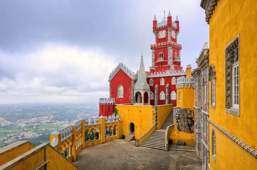 Lisbon: Sintra, Pena Palace, Cabo da Roca & Cascais Day Tour - Walking, weather, and how to stay comfortable for the whole day