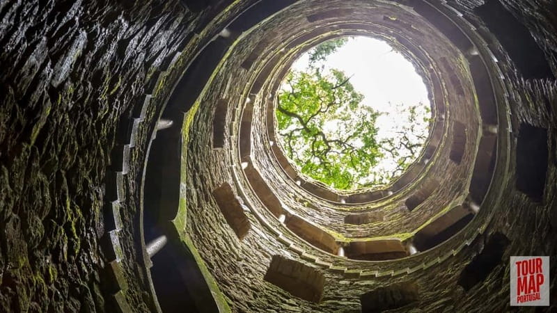 Lisbon: Sintra, Pena Palace, Moorish Castle & Regaleira Tour - Castle of the Moors: the windy climb and the top-point payoff