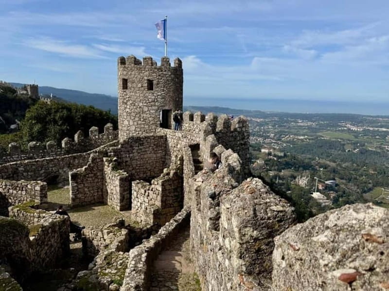 Lisbon: Sintra, Pena Palace, Moorish Castle & Regaleira Tour - Cascais and Boca do Inferno: coastline drama with quick town time