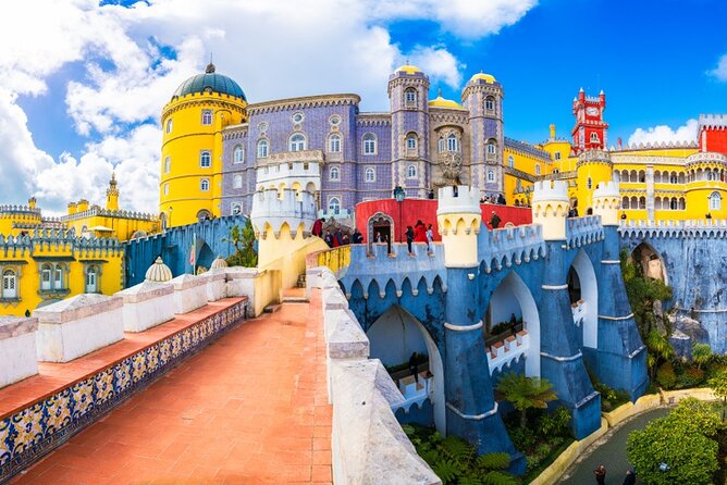 Lisbon: Sintra, Pena, Regaleira, Cabo Roca Coast and Cascais 8h - Cabo da Roca coast and Guincho: quick views that feel like a full stop