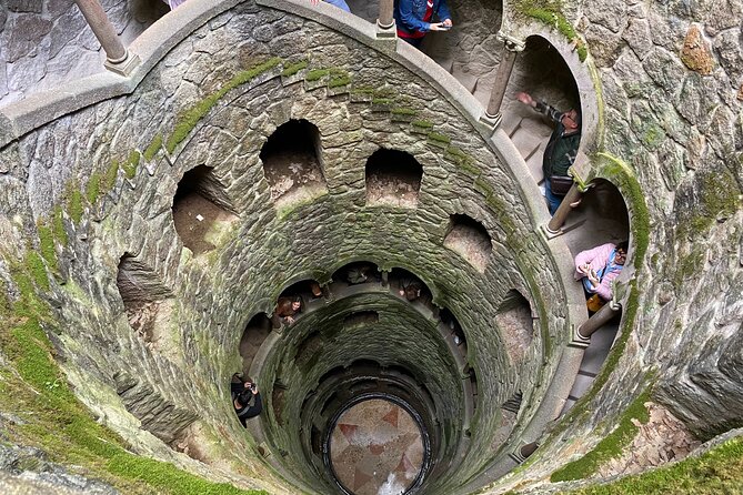 Lisbon: Sintra, Pena, Regaleira, Roca and panoramic of Cascais - Sintra Guided Time Plus Free Hours to Wander and Eat