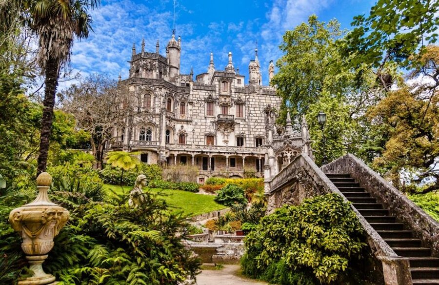 Lisbon: Sintra, Quinta da Regaleira, Cabo da Roca & Cascais - Pickup, minivan pacing, and why max 6 feels different