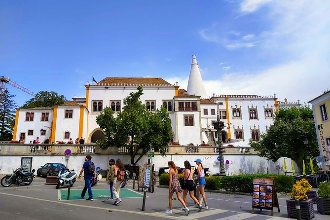 Lisbon & Sintra The Highlights Private Luxury Tour - Sintra’s Centro Historico for a first taste of the old village vibe