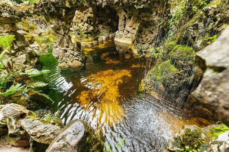 Lisbon: Sintra Tour with Optional Regaleira & Pena Gardens - Comfort and logistics: what will affect your day the most