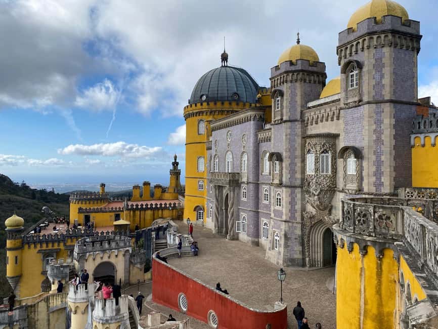 Lisbon: Sintra Tour with Pena Palace and Quinta da Regaleira - Hotel Pickup and the Air-Conditioned Van Reality Check