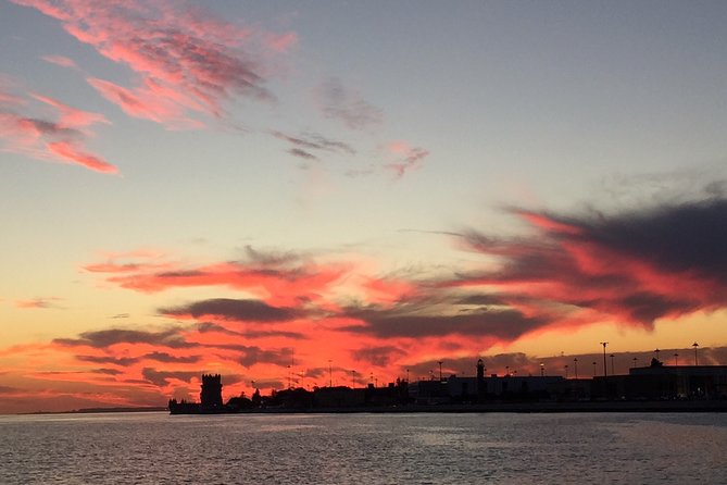 Lisbon Small Group 2h Sunset Sailing- Live Commentary & a Drink - Stop by stop: what you’ll actually see from the Tagus