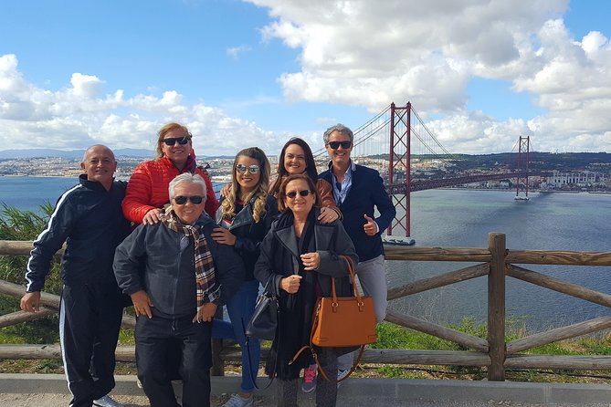 Lisbon Small Group Tour - Miradouro das Portas do Sol and Lisbon Cathedral in the Sé Area