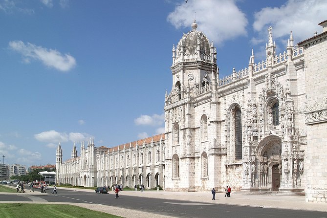 Lisbon Small Group Tour - Eduardo VII Park and the Águas Livres Aqueduct, Plus a Bridge Drive