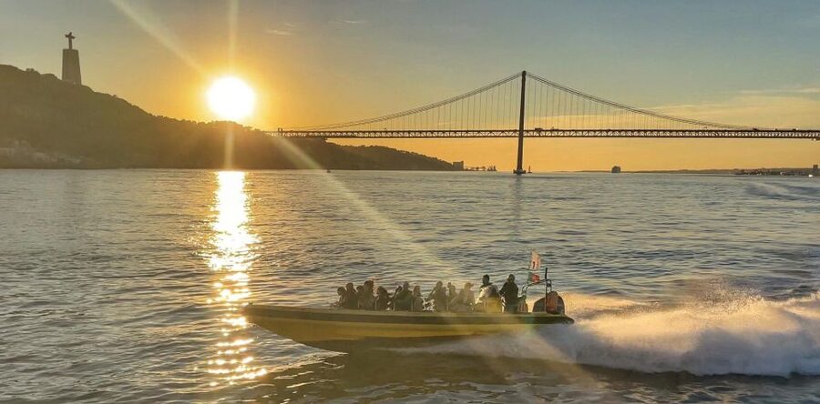 Lisbon Speedboat Sunset with Monuments Sightseeing - Meeting at Doca de Santo Amaro, gate 3, and dressing for wind