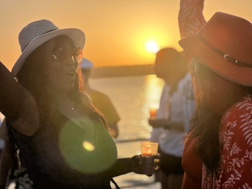 Lisbon: Splash Boat Party the only all inclusive party + SUP - The all-inclusive setup, and why it feels like a bargain