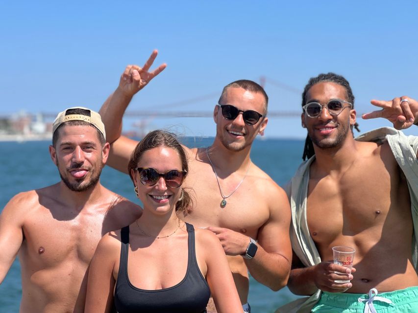 Lisbon: Splash Boat Party the only all inclusive party + SUP - BBQ onboard: what you eat, and why it matters on a boat