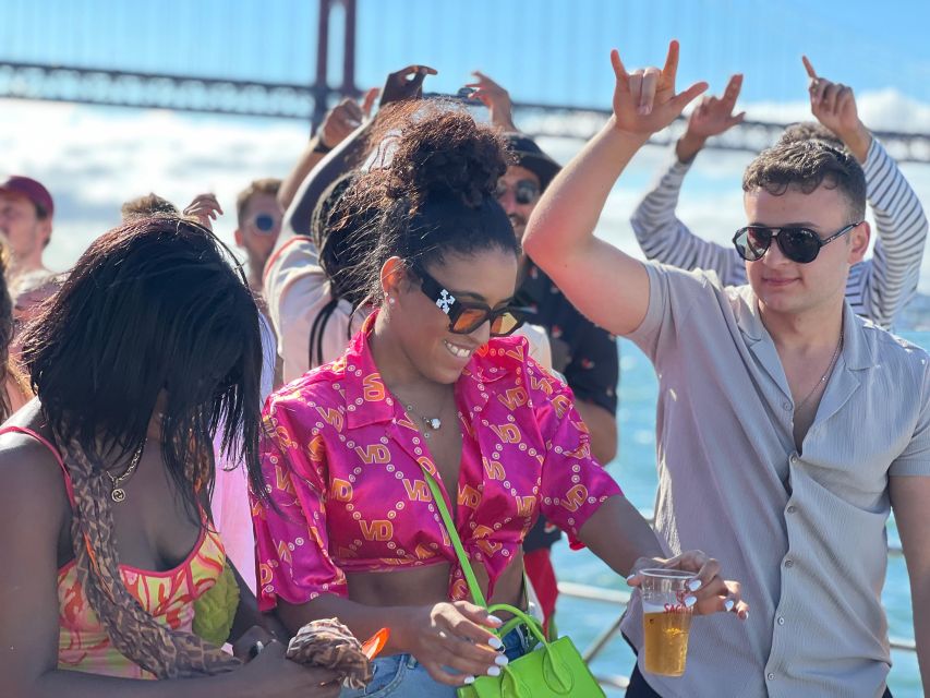 Lisbon: Splash Boat Party the only all inclusive party + SUP - Price check: what $78 really buys you