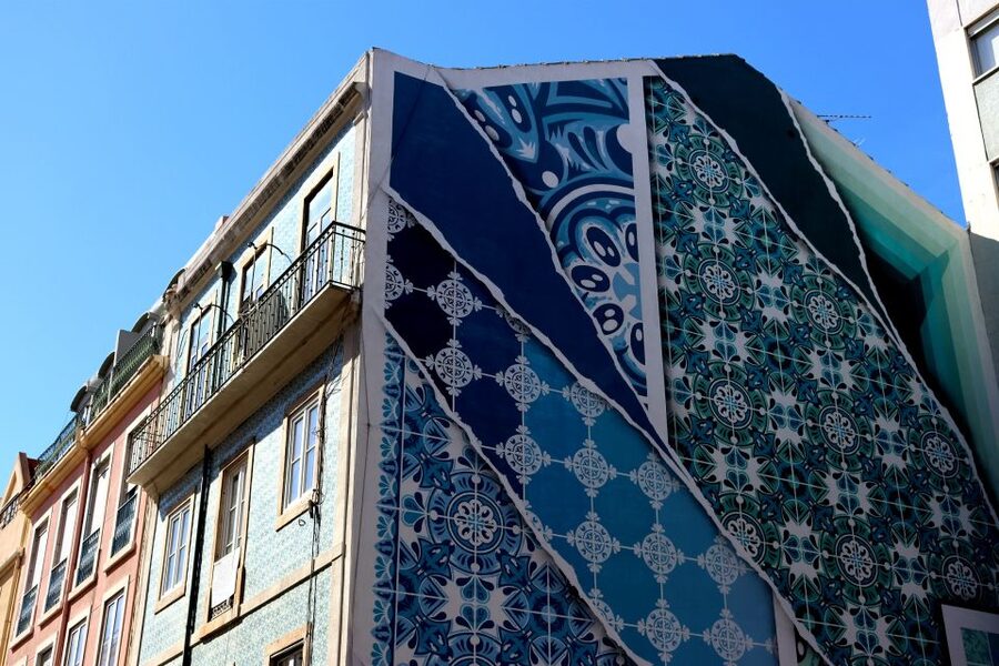 Lisbon: Street Art and Historical Walking Tour - Moving Through Graça: Where Art Meets Daily Neighborhood Life