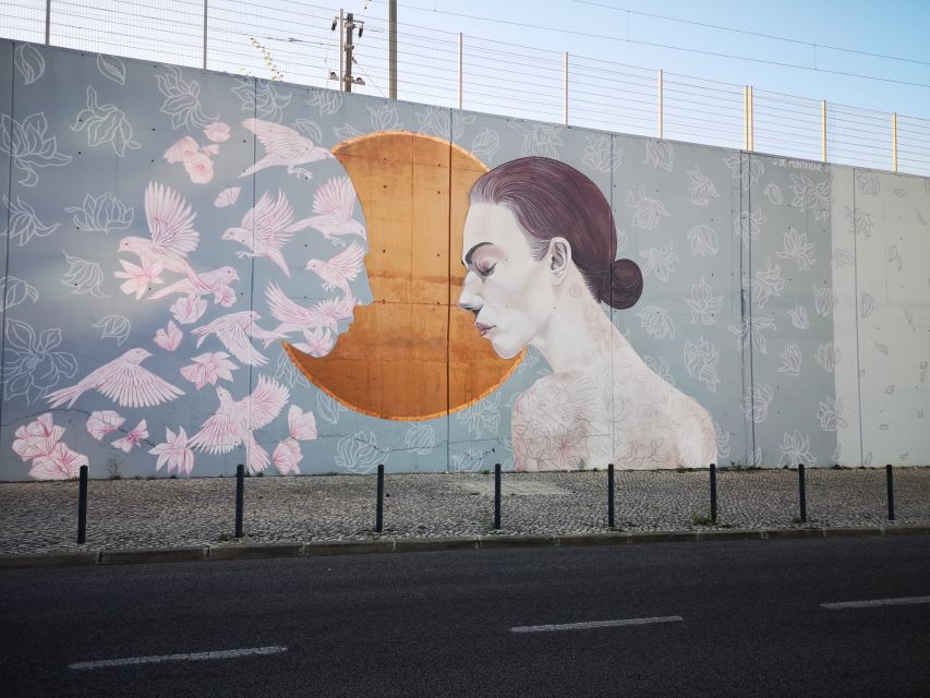 Lisbon: Street Art Tuk Tuk Tour - Key reasons this Lisbon street art tuk tuk tour is worth your time