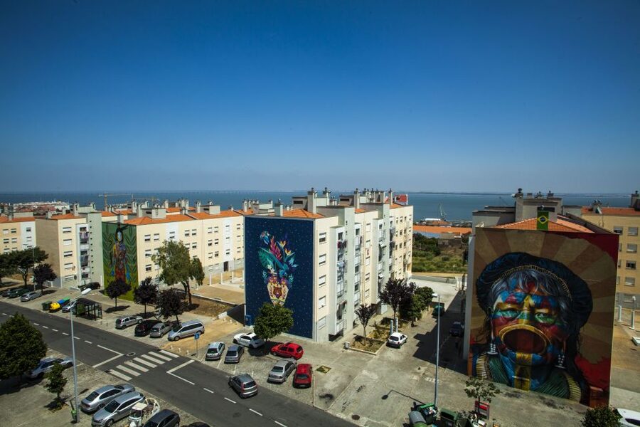 Lisbon: Street Art Tuk Tuk Tour - Your guide makes the street art readable, not random