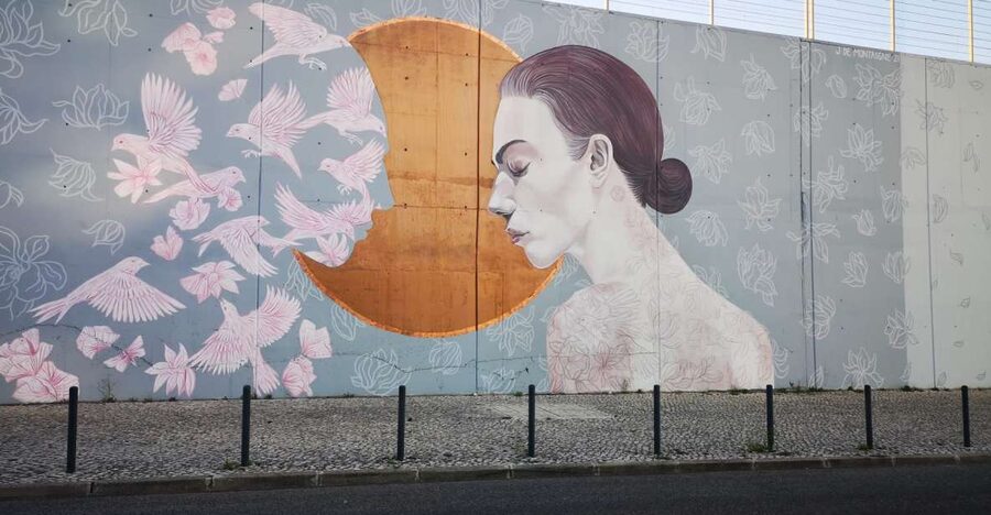 Lisbon: Street Art Tuk Tuk Tour - Convents, palaces, and art deco warehouses: the city’s timeline in murals and brick