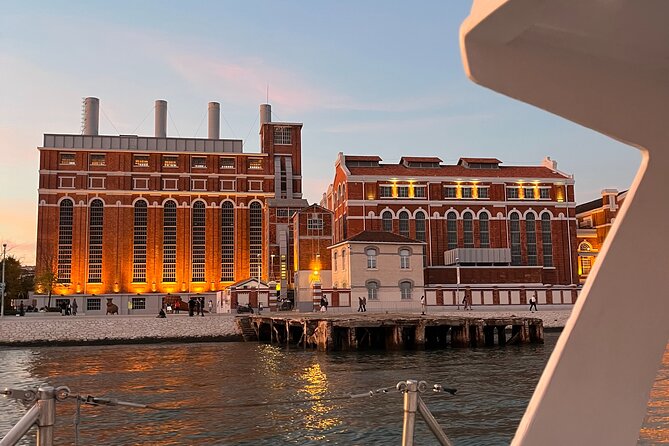 Lisbon Sunset Boat Cruise Tour With Drinks Included - Belém maritime icons: Belem Tower and the Age of Discovery