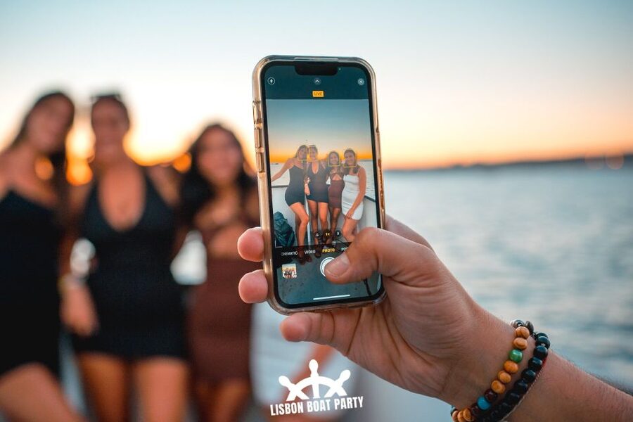 Lisbon: Sunset Boat Party with 2 Drinks and Free Club Entry - Your drinks: two included, then the onboard bar takes over