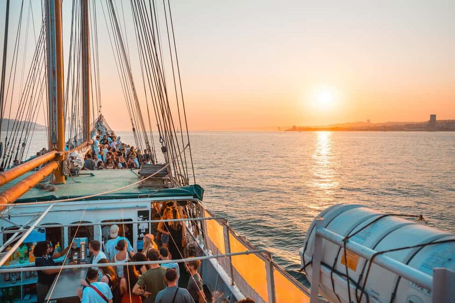Lisbon: Sunset Boat Party with Live DJ and Night Club Entry - Getting to the Boat: Principe Perfeito and Your Starting Point