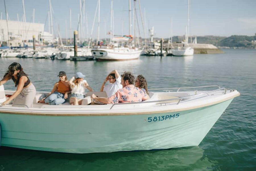 Lisbon Sunset Boat Tour with local Snacks & Drinks - Boat Comfort and Practical Notes You Should Care About