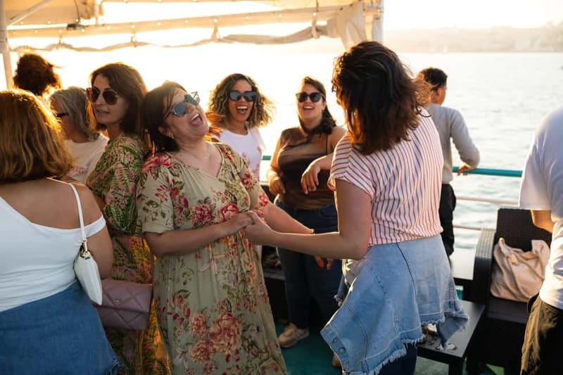 Lisbon: Sunset Boat Tour with Music and Drinks - Music, dancing, and where to choose your mood