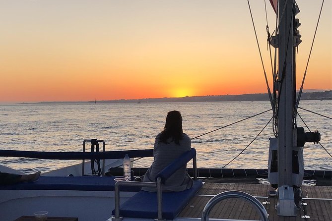 Lisbon Sunset Catamaran Cruise on the Tagus River - Why This Sunset Cruise Feels Better Than a Quick Stop