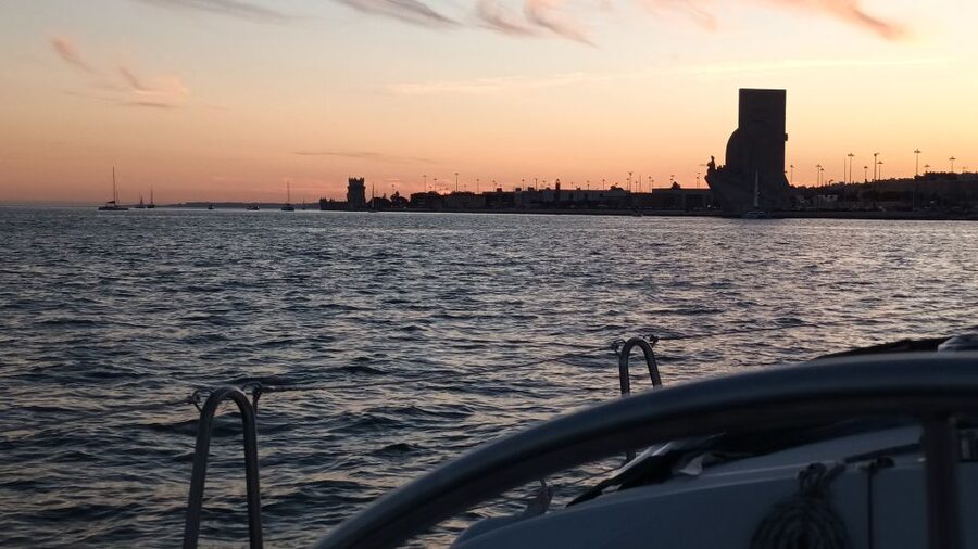 Lisbon: Sunset Cruise on The Tagus River with Welcome Drink - Group size, onboard vibe, and what to consider before you go