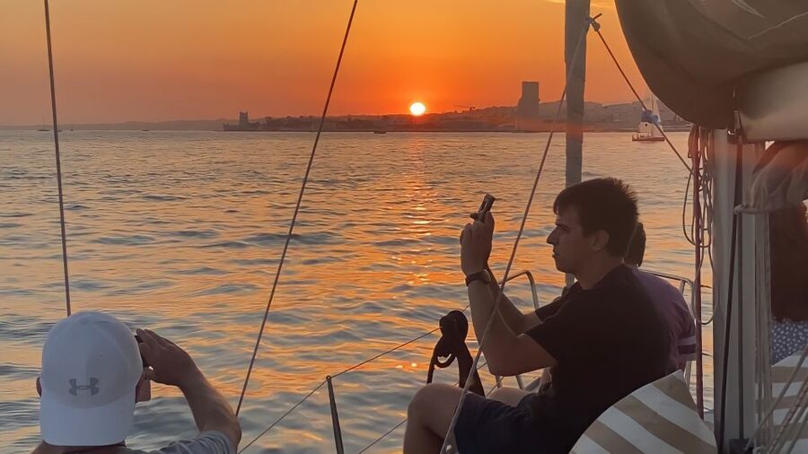Lisbon: Sunset Cruise with Drinks and Snacks - MAAT, the Electricity Museum, and Art Where the River Flows