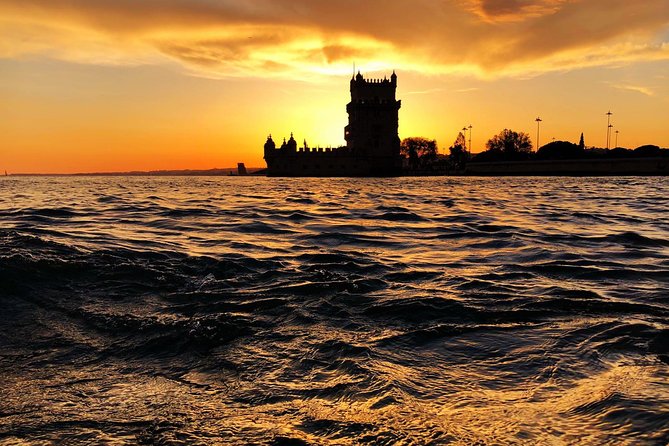 Lisbon: Sunset Cruise With Drinks on Spacious Yacht - The 25 de Abril Bridge Loop: Lisbon’s signature silhouette