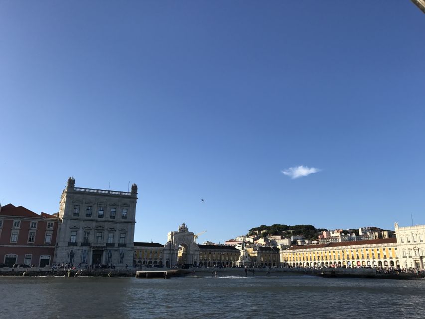 Lisbon Sunset Sailing – Small Group (max 10) Wine & History - What to pack (so sunset does not turn into a shiver)