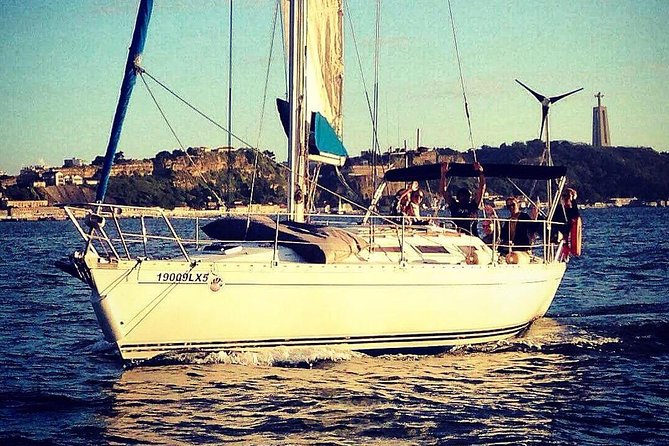 Lisbon Sunset Sailing Tour with White or Rosé Wine and Snacks - Why this Tagus sunset sail is a smart use of your Lisbon evening