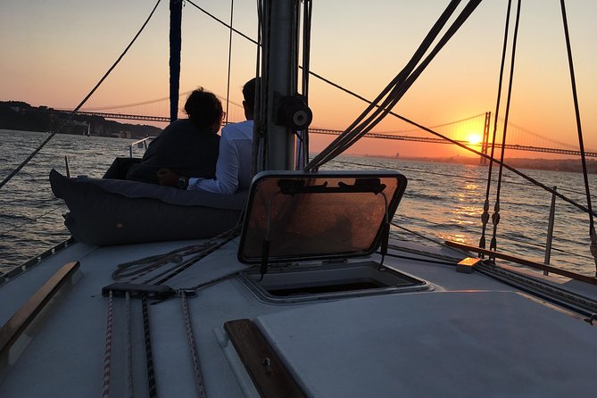 Lisbon Sunset Sailing Tour with White or Rosé Wine and Snacks - A royal palace and a major museum garden: seeing Lisbon’s cultural spine