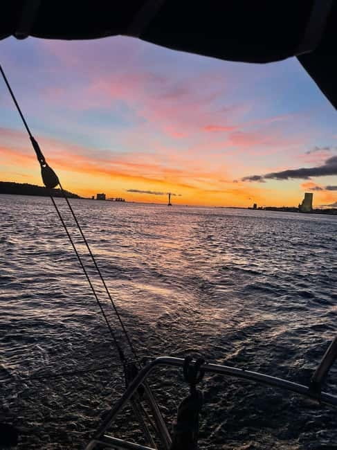 Lisbon: Sunset Sailing with Local Wine & Stunning Views - Why a sunset sail on the Tejo is such a smart Lisbon move