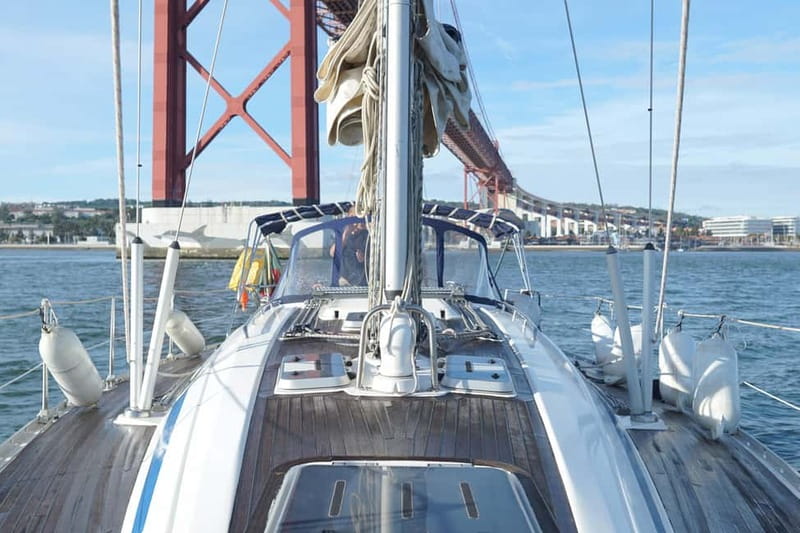 Lisbon: Sunset Sailing with Local Wine & Stunning Views - The best time to go, and how to dress for it