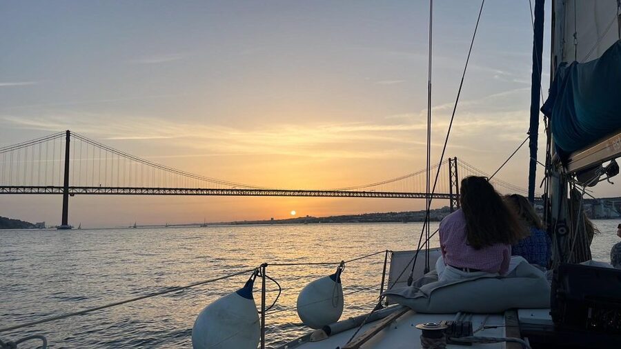 Lisbon Sunset Sensations 2h Cruise - Sunset Time with Wine, Snacks, and Real Conversation